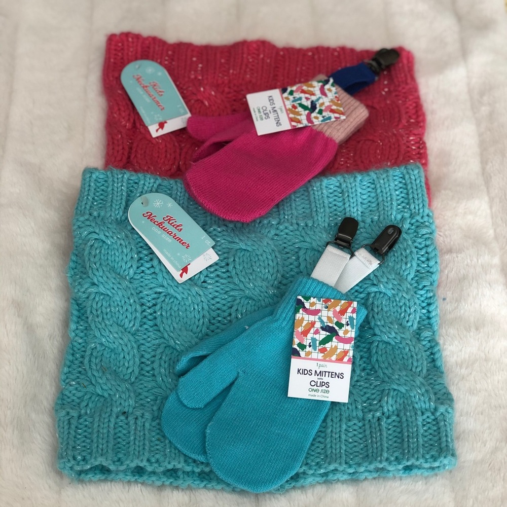 BNWT Kids Neckwarmers and Mittens